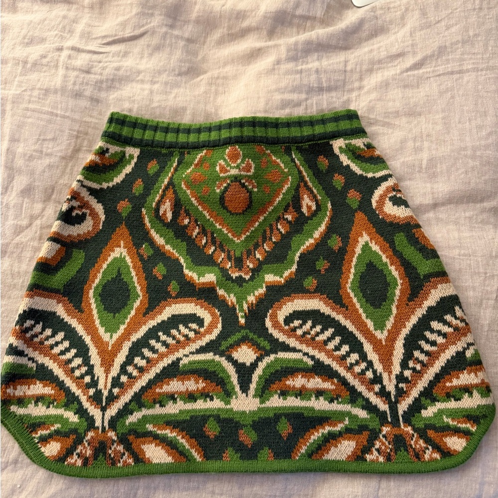 FARM Rio pineapple lkat skirt NWOT
